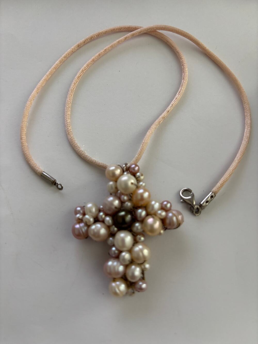 Freshwater Pearls Penfant / Cross Sterling Silver Clasp